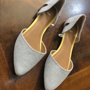 Adorable pontes toe grey and yellow Gap Flats